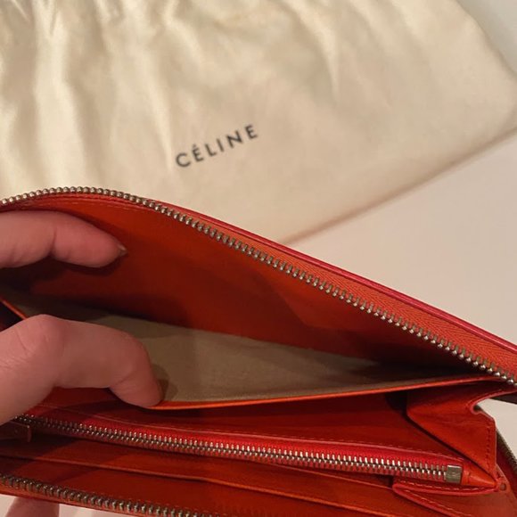 CELINE Zipped Orange Wallet in Grained Calfskin - Picture 10 of 12